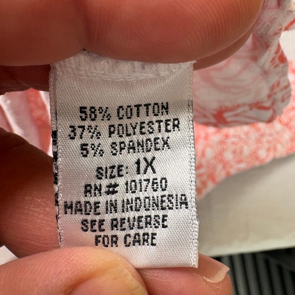 Kenneth Woman 1X Coral White Geometric Print 3/4 Sleeve Top Plus Size - Picture 6 of 8